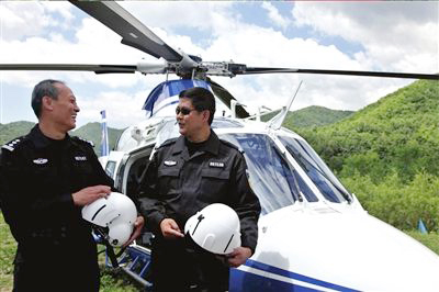 Copter used for poppy hunt <BR>北京啟動直升機(jī)查罌粟